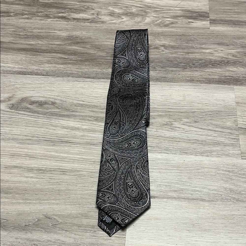 croft & barrow Gray Paisley Silk-Blend Tie